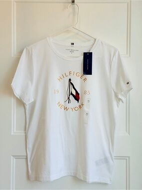 Tommy Hilfiger White Short Sleeve Tee with Gold Print and Tricolor Flag